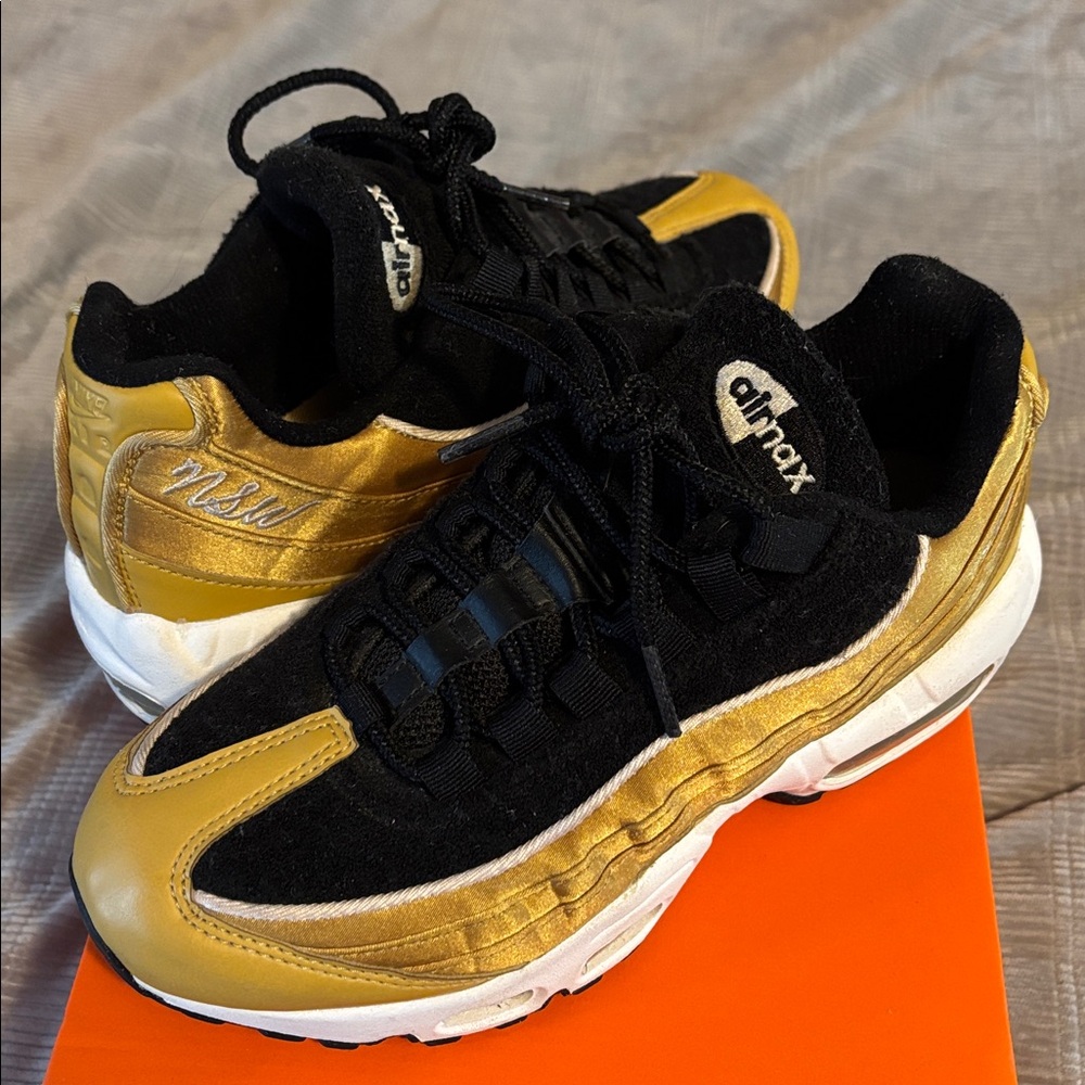 Nike Air Max Black and Gold Trainers